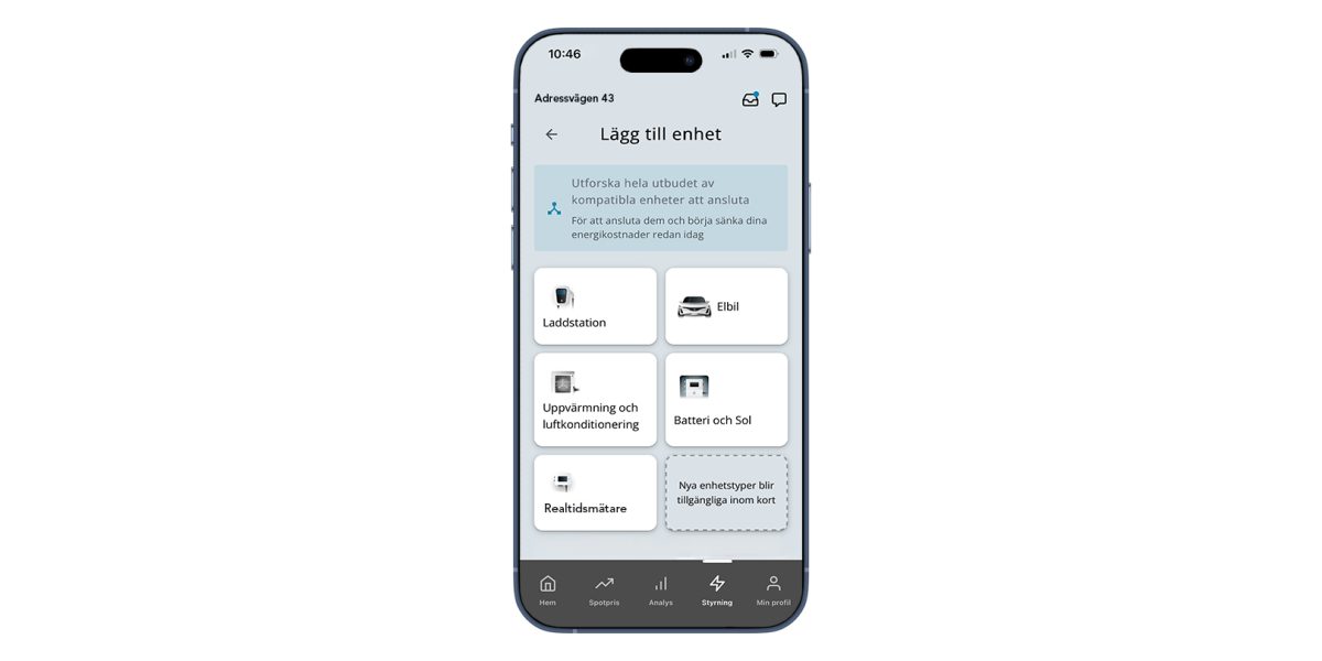 Smartphone med Kalmar Energis app som visar menyn ’Lägg till enhet’, med val för bland annat laddstation, elbil, uppvärmning, batteri och sol samt smart realtidsmätare.
